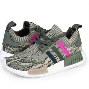 Adidas NMD_R1 Shoe Primeknit Glitch Camo Sneakers Women's Size 7